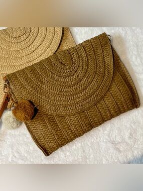 Woven Straw Clutch Bag - Brown